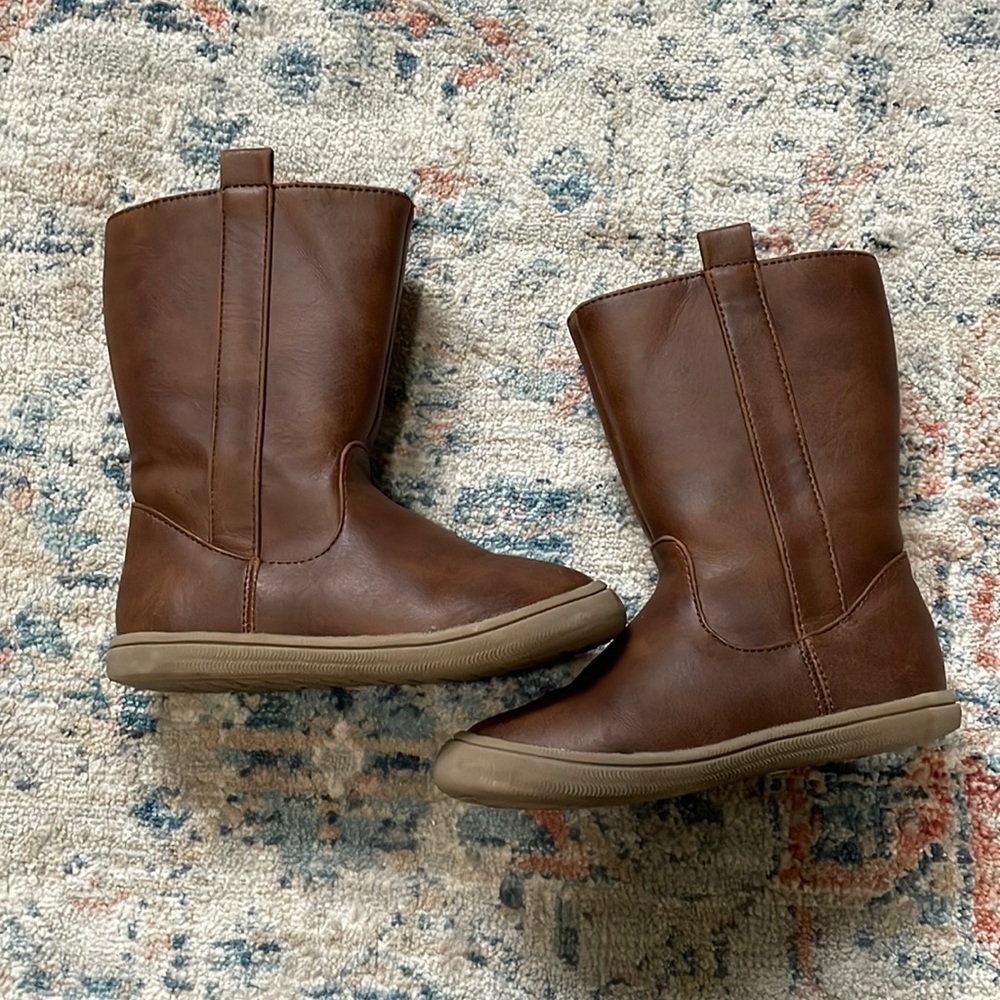 Cute cat & Jack brown tall boots for toddler.  Great condition.
